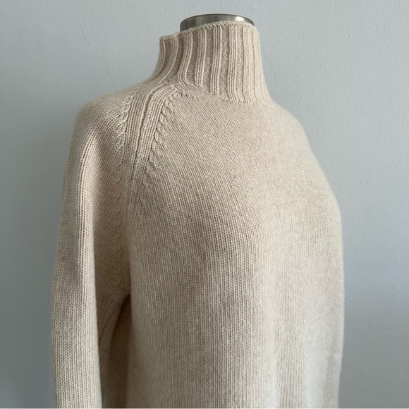 New HILFIGER 100% Wool Turtle Neck Sweater M made In Italy - Picture 7 of 10